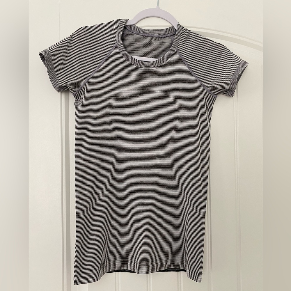 Lululemon Swiftly Tech Short Sleeve Top